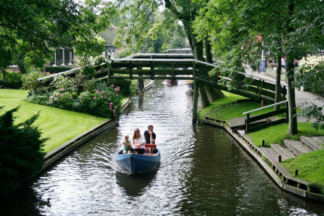 Bridgen in Fletcher HotelRestaurant de EeseGiethoorn Boonapart