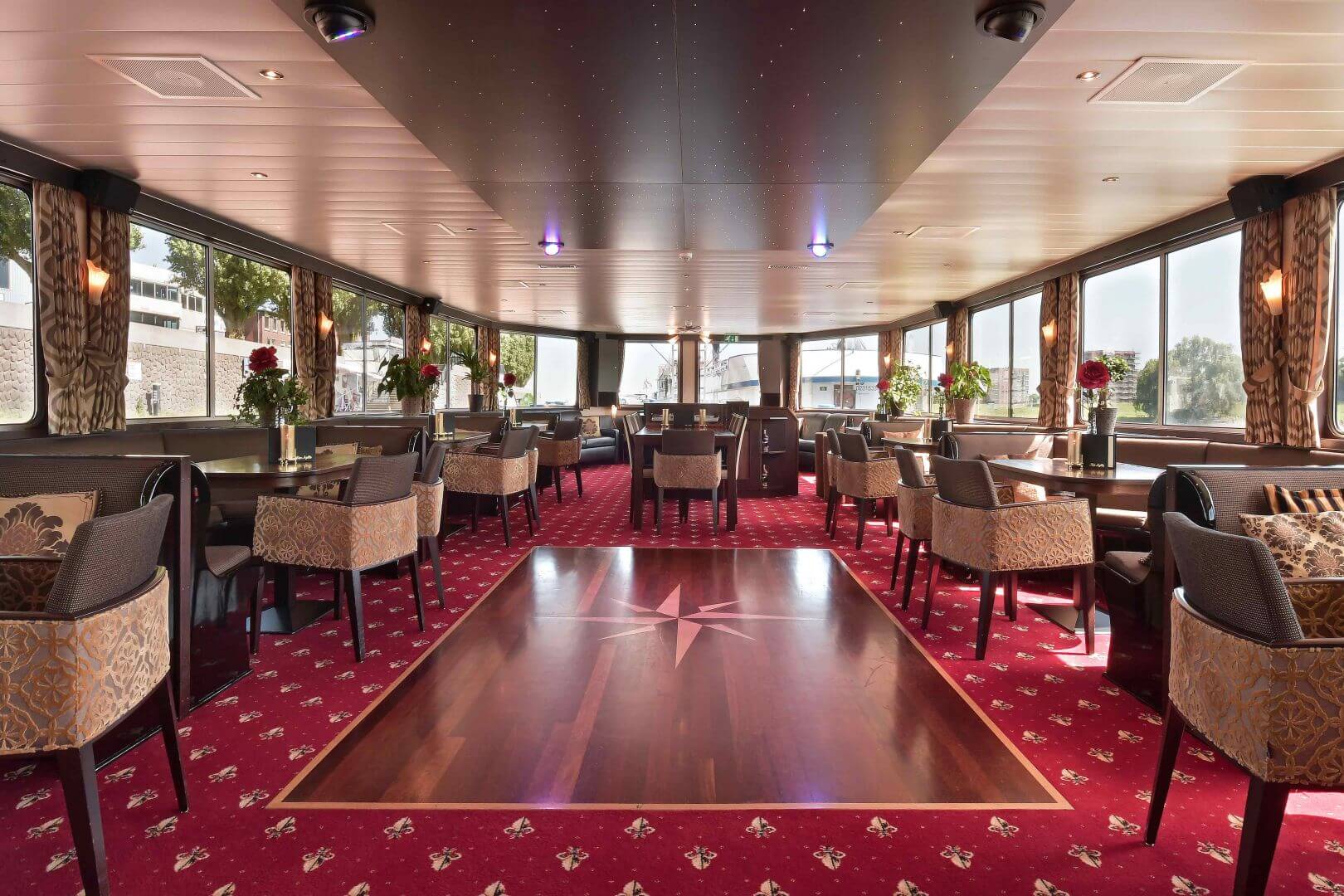 Azolla-Lounge2